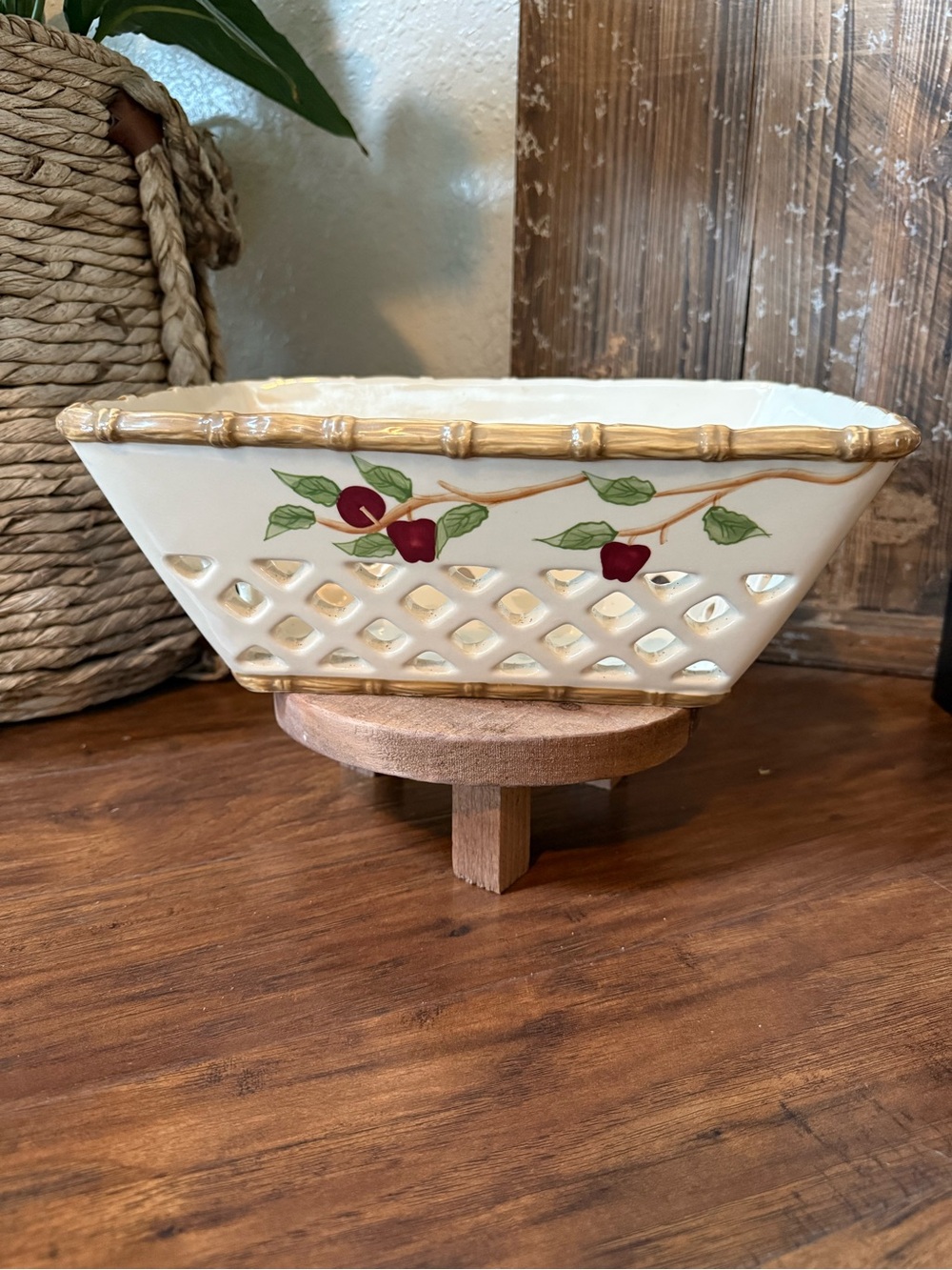 Ceramic Lattice/Woven Apple Basket, Apple Motif